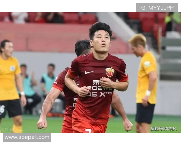 足球明星武磊因表现不佳遭球迷批评引发热议