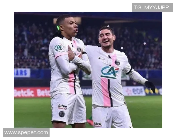 展示足球巨星C罗手办的魅力与收藏价值,尽享运动与艺术的完美结合 展示足球巨星C罗手办的魅力与收藏价值,尽享运动与艺术的完美结合